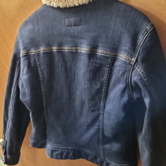 Women's Denim Jacket with Sherpa Lining - Picture 5 of 5